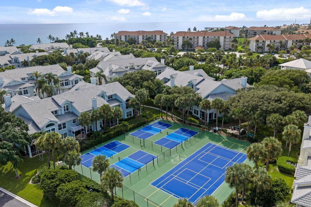 Sea Colony tennis and pickleball courts